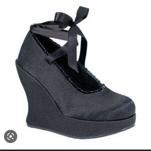 Demonia ribbon wedge